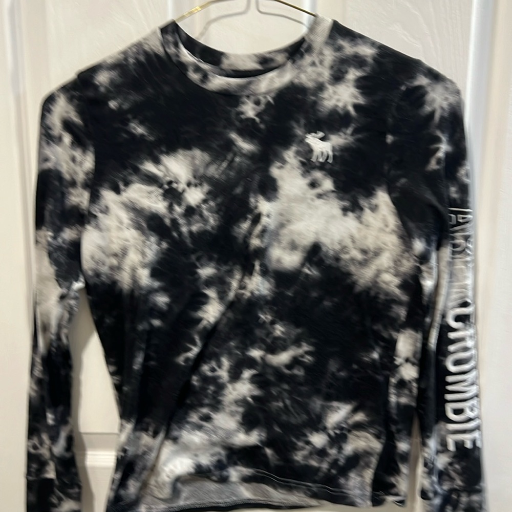 Abercrombie Kids long sleeve black & white tie dyed size 11/12
